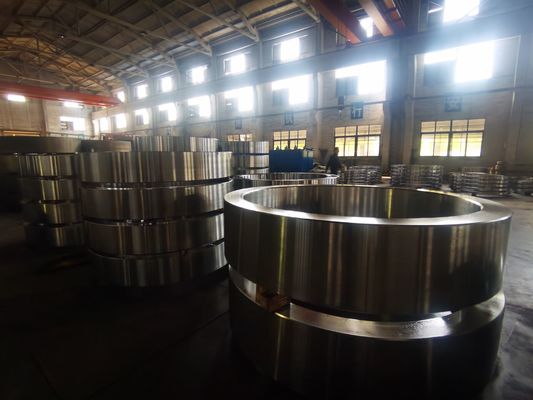 Isı Tedavisi QT Boyut Doğruluğu Sağlayan Kalıplı Çelik Halkalar 1000 ila 7800mm İdeal Yapısal ve Ağır İşletme Endüstrisi